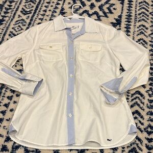 Vineyard Vines Button down 2